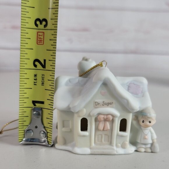 Precious Moments Sugar Town Ornament Dr. Sugar's Office #530441 Vintage 1995 - Picture 8 of 12